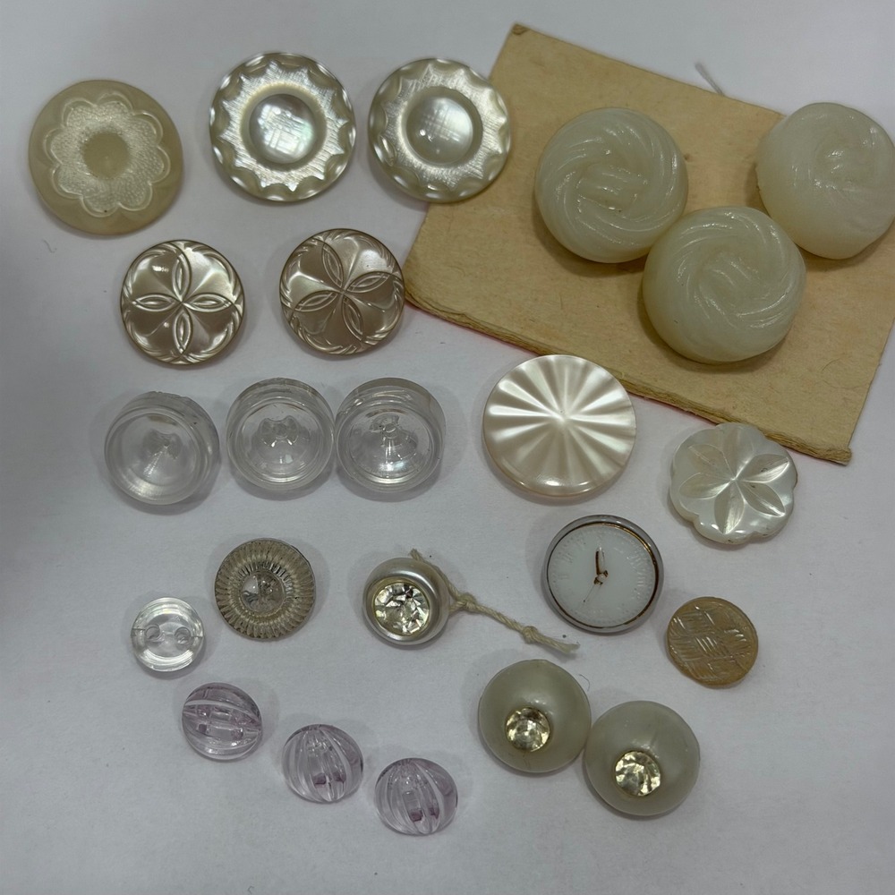 Vintage White Button Lot Plastic Lucite Rhinestone Shank Buttons‎ Sewing Craft